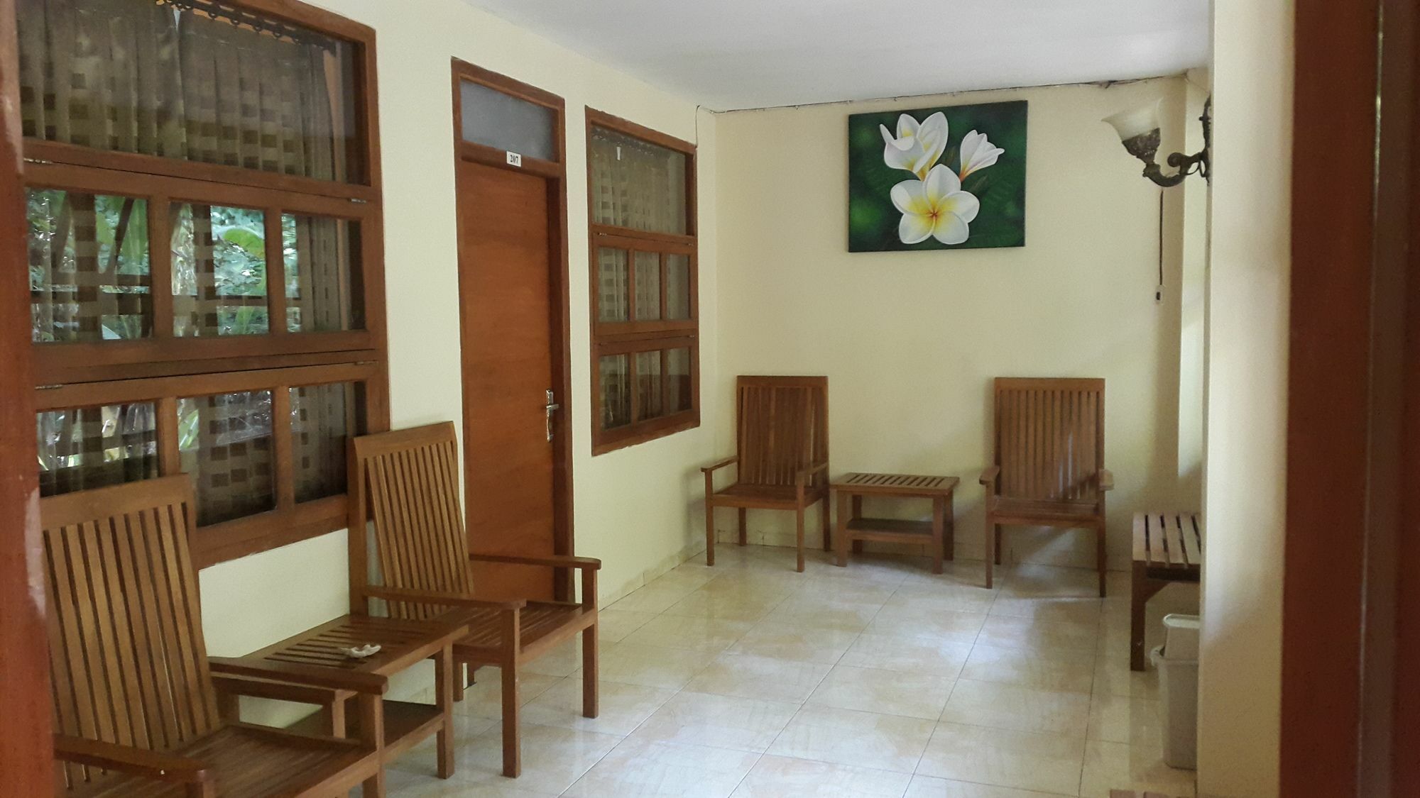 Centro Bajo Hotel & Resto Labuan Bajo Εξωτερικό φωτογραφία