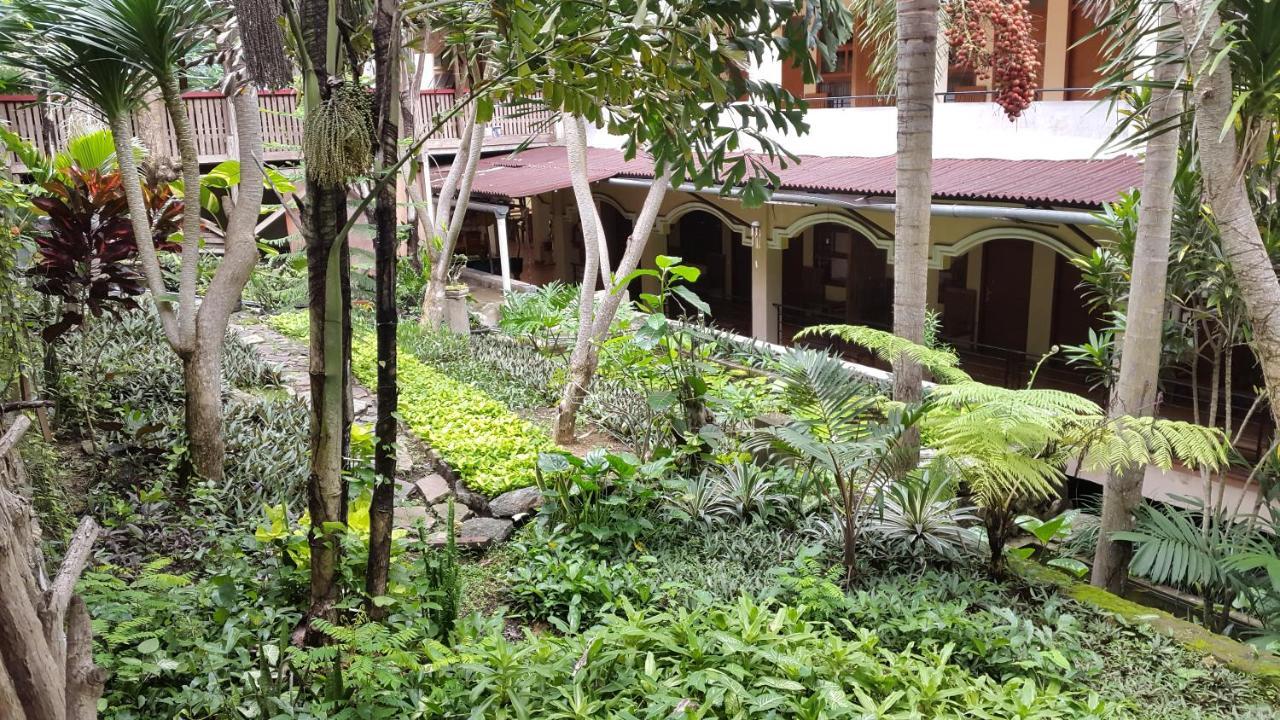 Centro Bajo Hotel & Resto Labuan Bajo Δωμάτιο φωτογραφία
